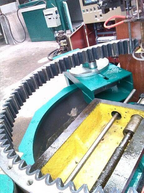 挖掘機(jī)回轉(zhuǎn)支承應(yīng)用